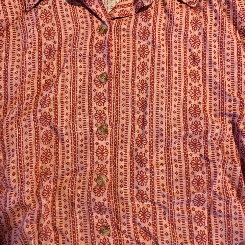 Floral Patterned Button-Up Top - Picture 4 of 4